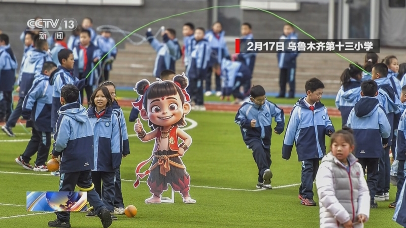 上也表现出